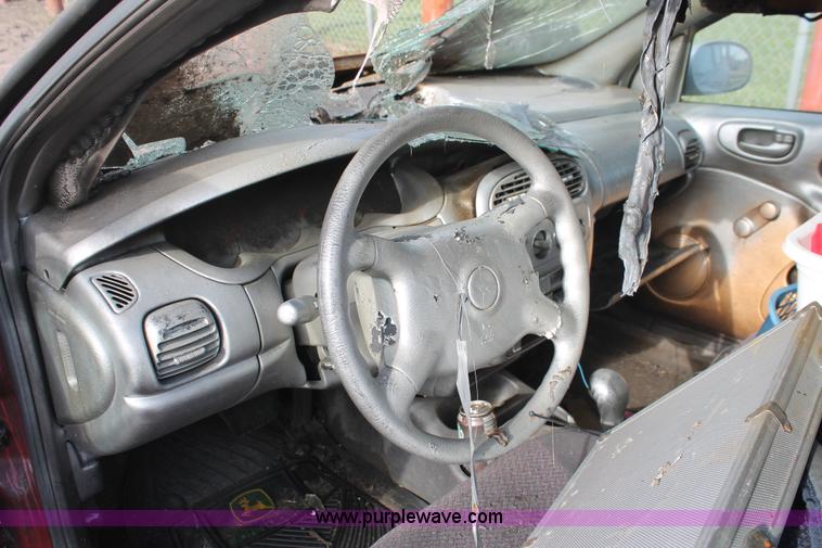 image for item I8098 2000 Dodge Neon