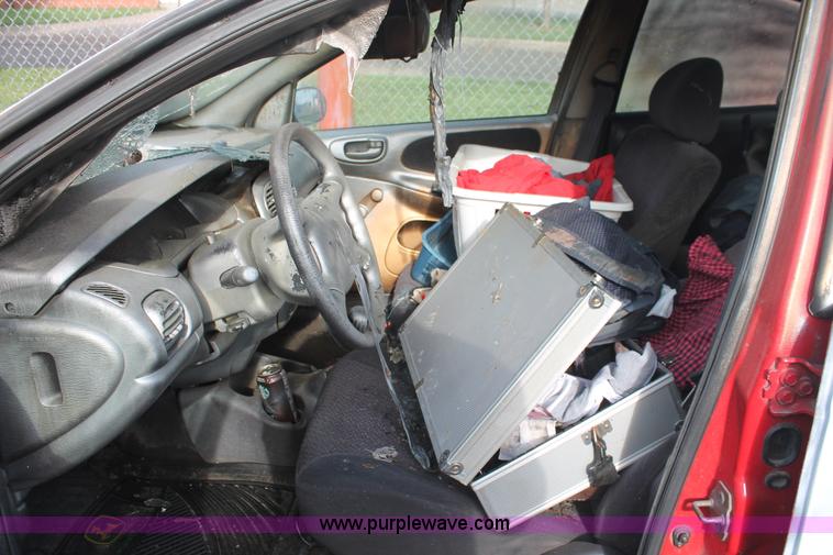 image for item I8098 2000 Dodge Neon