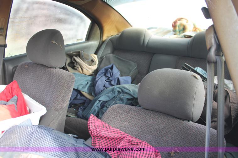 image for item I8098 2000 Dodge Neon