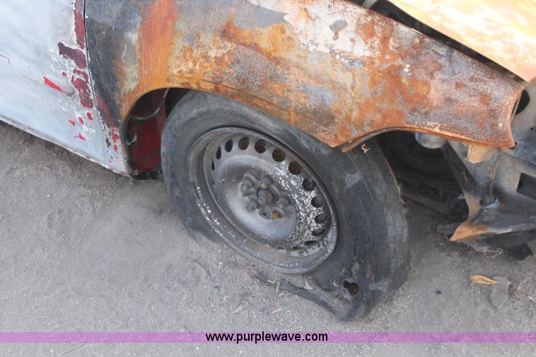 image for item I8098 2000 Dodge Neon