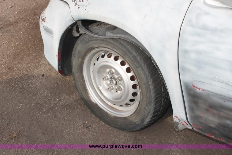 image for item I8098 2000 Dodge Neon