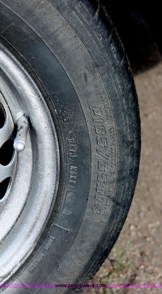 image for item I8098 2000 Dodge Neon