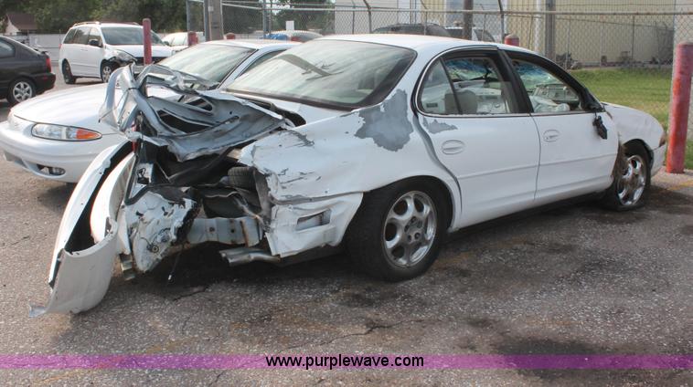 image for item I8099 1998 Oldsmobile Intrigue GL