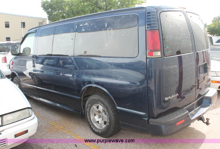 image for item I8100 2001 GMC Savana G1500 SLT van