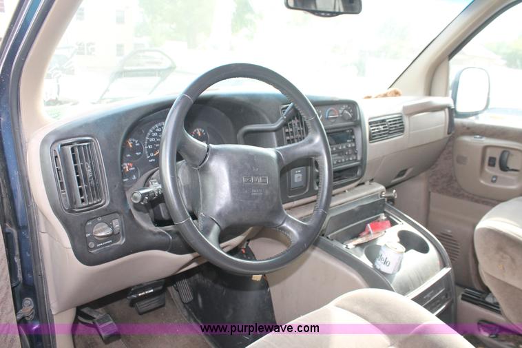 image for item I8100 2001 GMC Savana G1500 SLT van