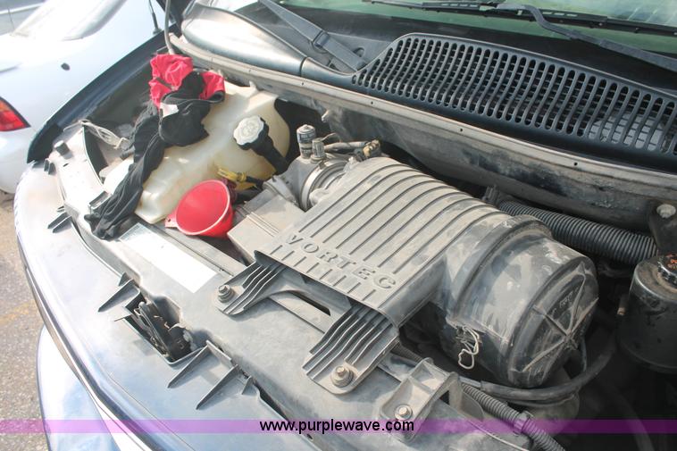 image for item I8100 2001 GMC Savana G1500 SLT van