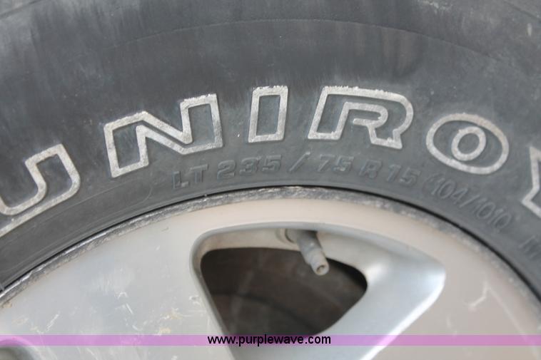 image for item I8100 2001 GMC Savana G1500 SLT van