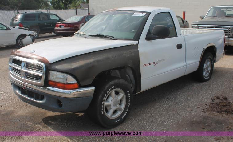 image for item I8101 1997 Dodge Dakota Sport pickup truck