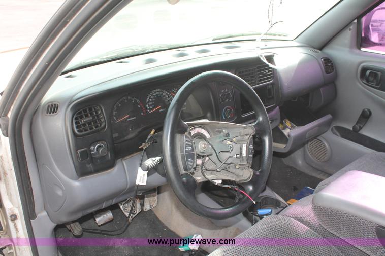 image for item I8101 1997 Dodge Dakota Sport pickup truck