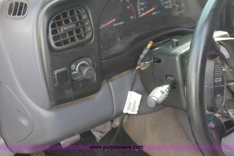 image for item I8101 1997 Dodge Dakota Sport pickup truck