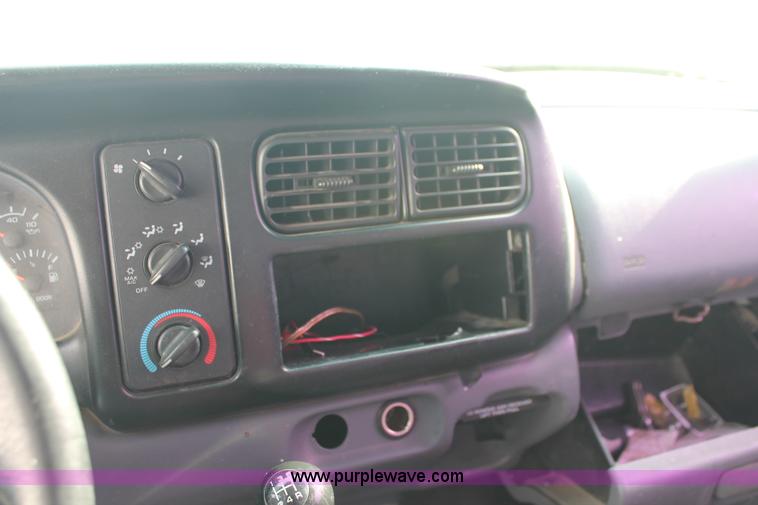 image for item I8101 1997 Dodge Dakota Sport pickup truck