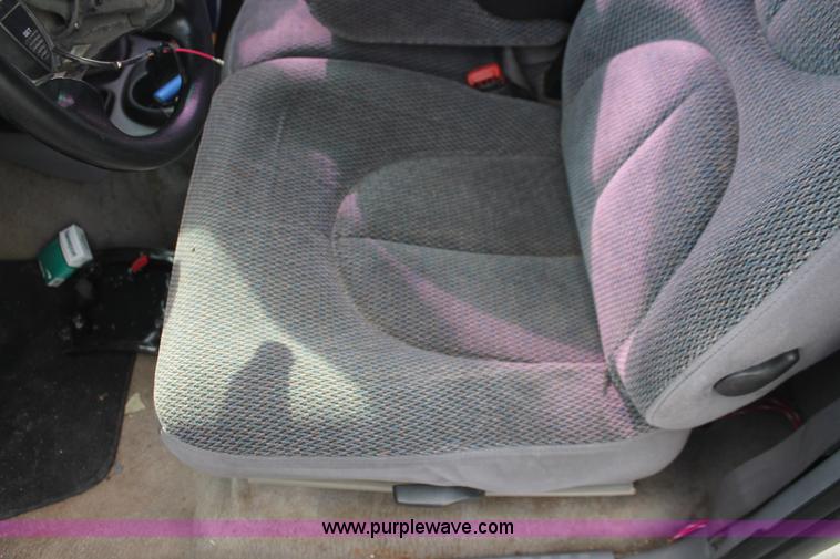 image for item I8101 1997 Dodge Dakota Sport pickup truck