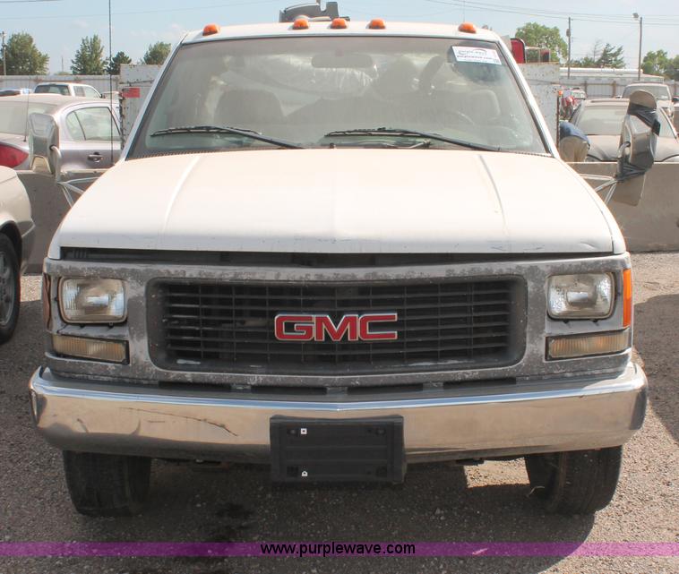 image for item I8103 1998 GMC Sierra 3500 utility truck