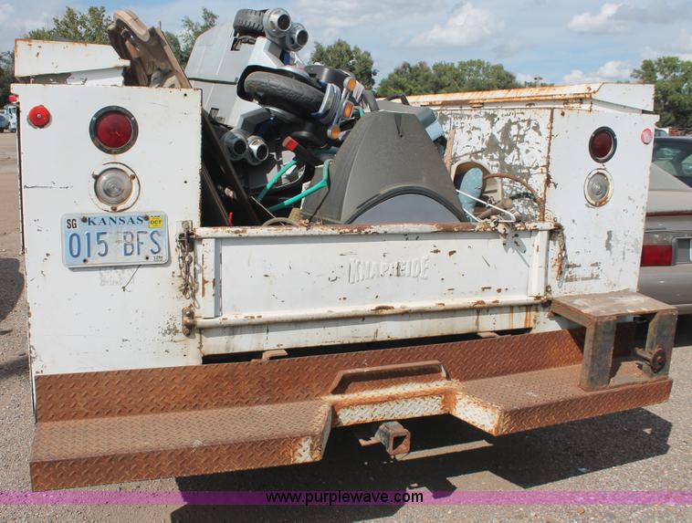 image for item I8103 1998 GMC Sierra 3500 utility truck