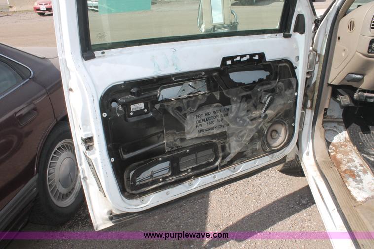 image for item I8103 1998 GMC Sierra 3500 utility truck