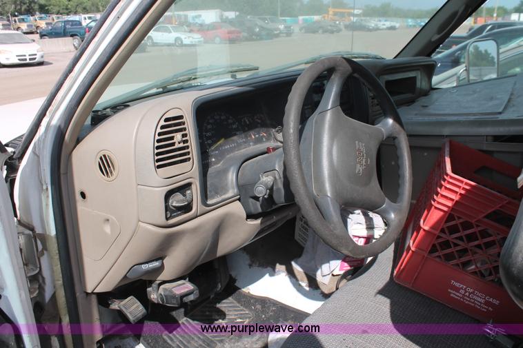 image for item I8103 1998 GMC Sierra 3500 utility truck