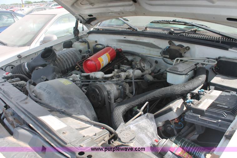 image for item I8103 1998 GMC Sierra 3500 utility truck