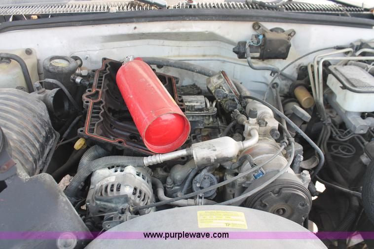 image for item I8103 1998 GMC Sierra 3500 utility truck