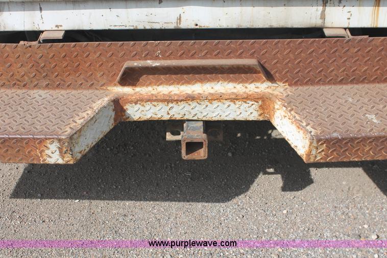 image for item I8103 1998 GMC Sierra 3500 utility truck