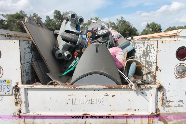 image for item I8103 1998 GMC Sierra 3500 utility truck