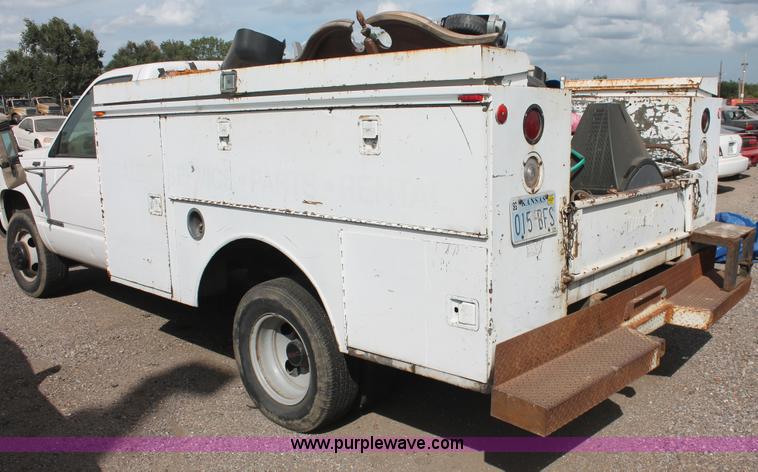 image for item I8103 1998 GMC Sierra 3500 utility truck