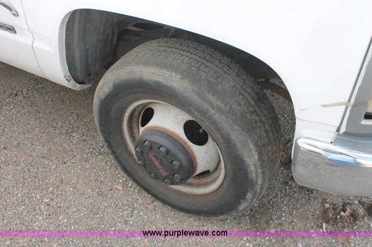 image for item I8103 1998 GMC Sierra 3500 utility truck