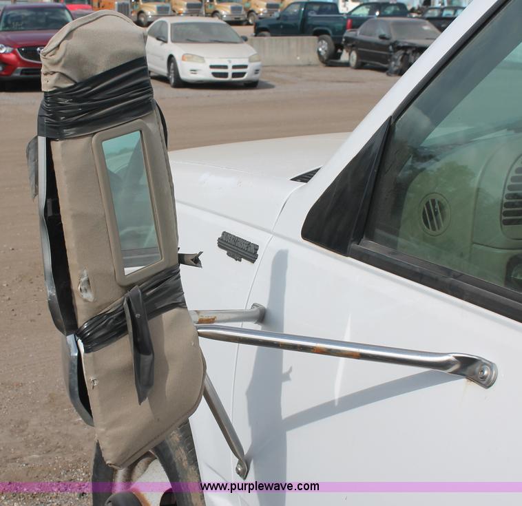 image for item I8103 1998 GMC Sierra 3500 utility truck