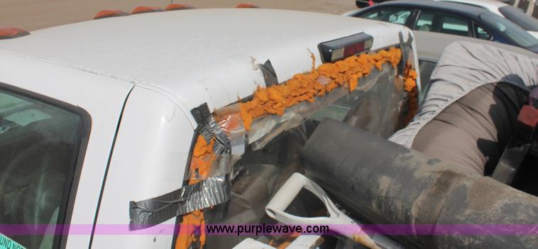 image for item I8103 1998 GMC Sierra 3500 utility truck