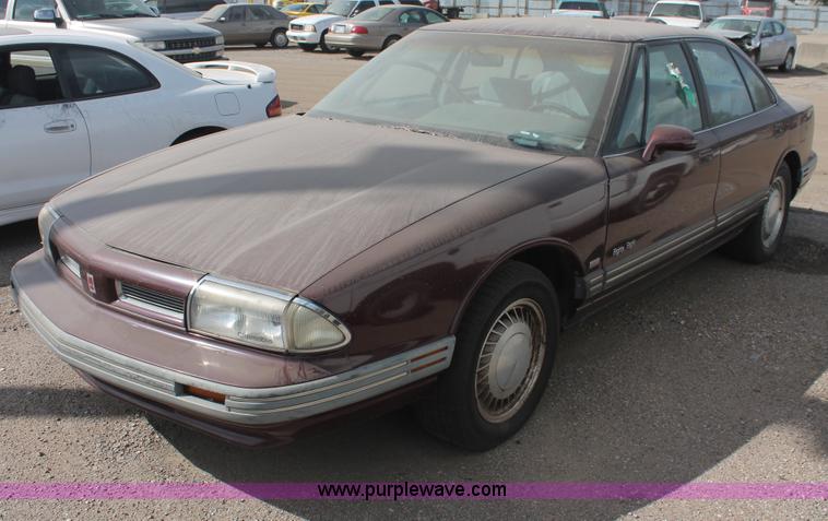 image for item I8104 1992 Oldsmobile Royale Eighty Eight