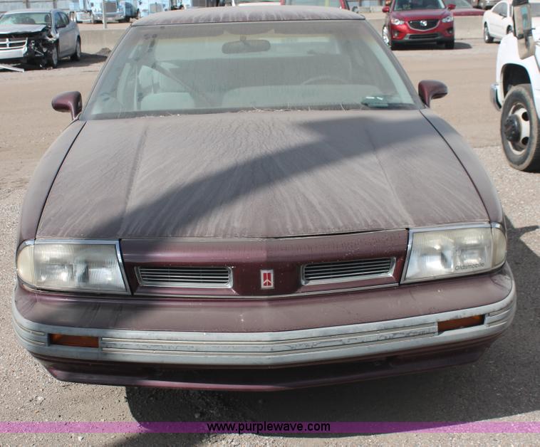 image for item I8104 1992 Oldsmobile Royale Eighty Eight