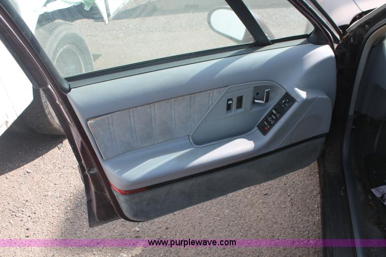 image for item I8104 1992 Oldsmobile Royale Eighty Eight