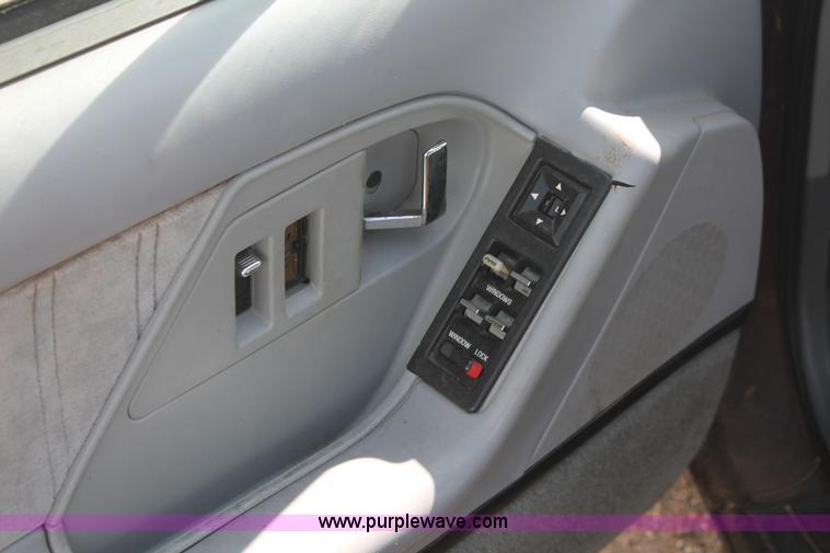 image for item I8104 1992 Oldsmobile Royale Eighty Eight