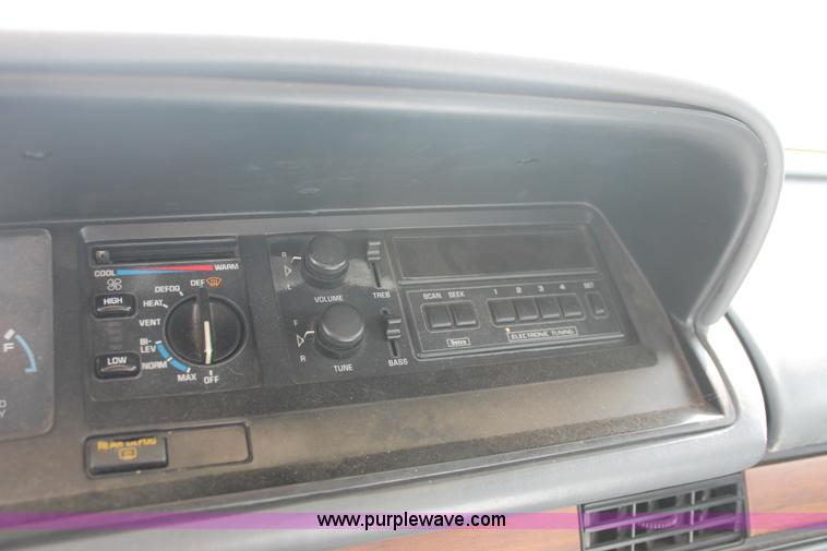 image for item I8104 1992 Oldsmobile Royale Eighty Eight