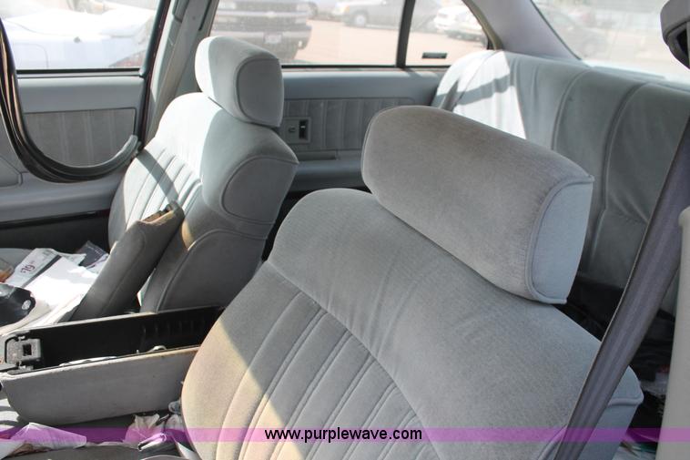 image for item I8104 1992 Oldsmobile Royale Eighty Eight