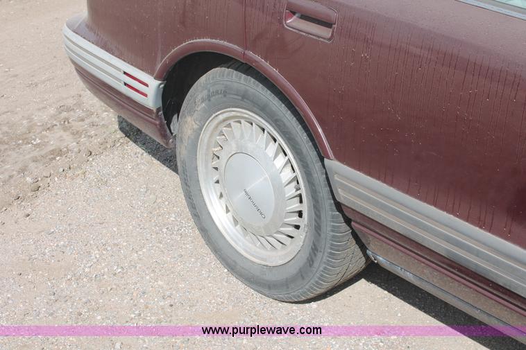 image for item I8104 1992 Oldsmobile Royale Eighty Eight