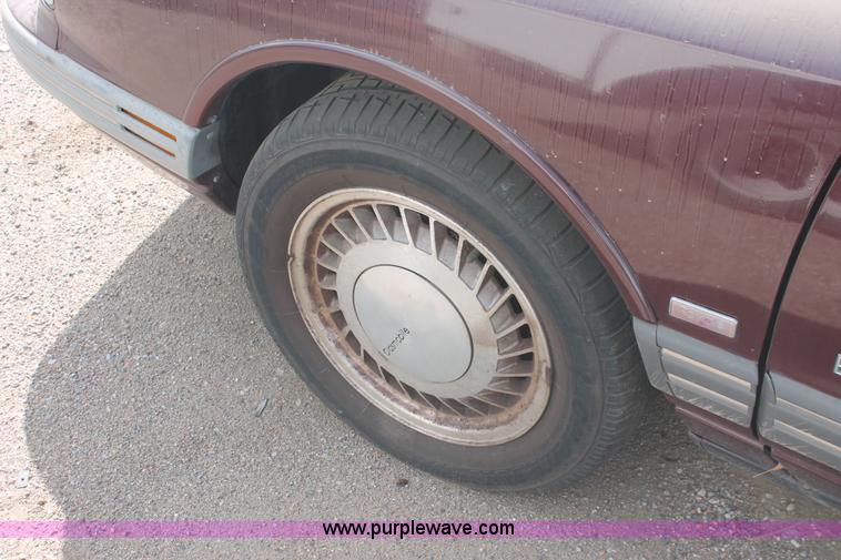 image for item I8104 1992 Oldsmobile Royale Eighty Eight