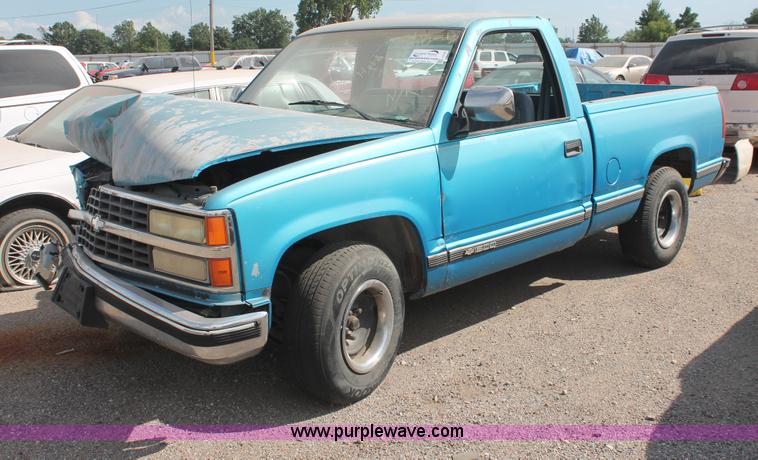 image for item I8105 1991 Chevrolet 1500 pickup truck
