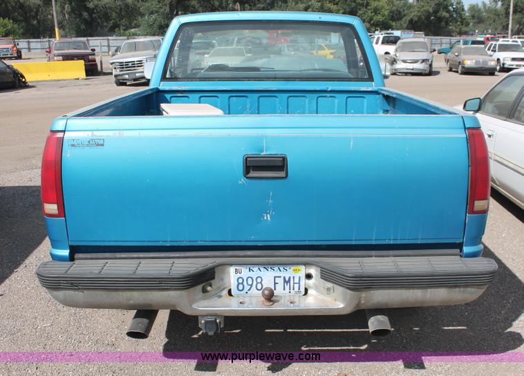 image for item I8105 1991 Chevrolet 1500 pickup truck