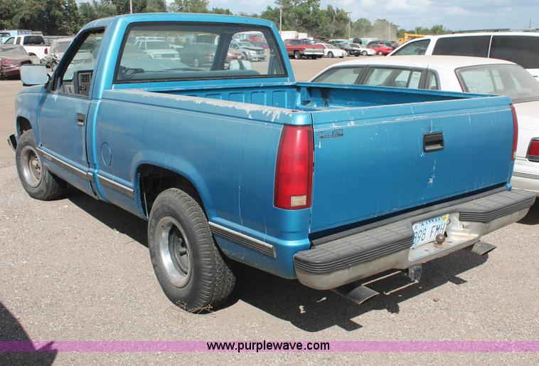 image for item I8105 1991 Chevrolet 1500 pickup truck
