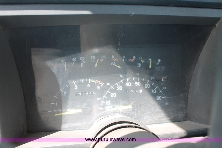 image for item I8105 1991 Chevrolet 1500 pickup truck