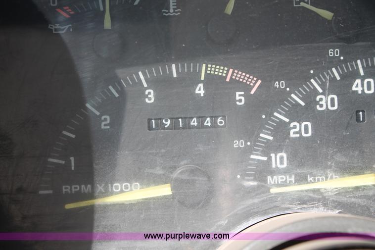 image for item I8105 1991 Chevrolet 1500 pickup truck