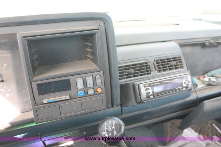 image for item I8105 1991 Chevrolet 1500 pickup truck