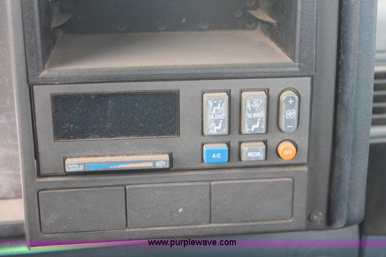 image for item I8105 1991 Chevrolet 1500 pickup truck