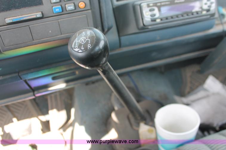 image for item I8105 1991 Chevrolet 1500 pickup truck