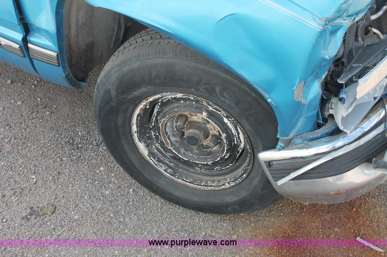 image for item I8105 1991 Chevrolet 1500 pickup truck