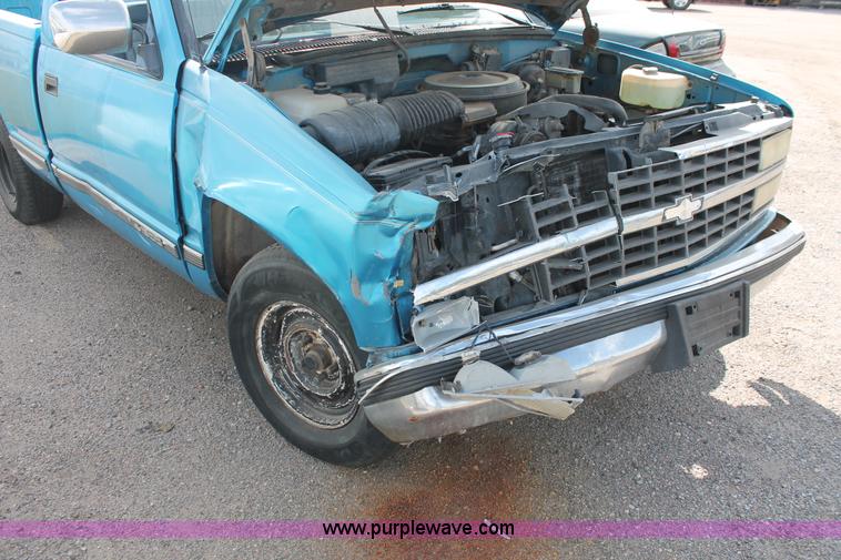 image for item I8105 1991 Chevrolet 1500 pickup truck