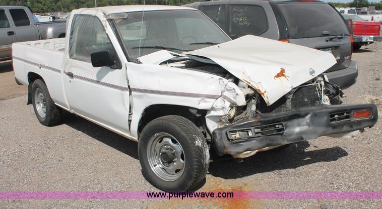 image for item I8106 1993 Nissan Frontier pickup truck