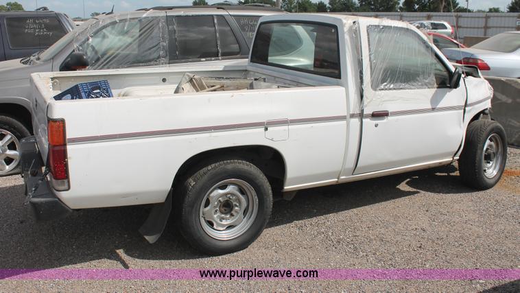image for item I8106 1993 Nissan Frontier pickup truck