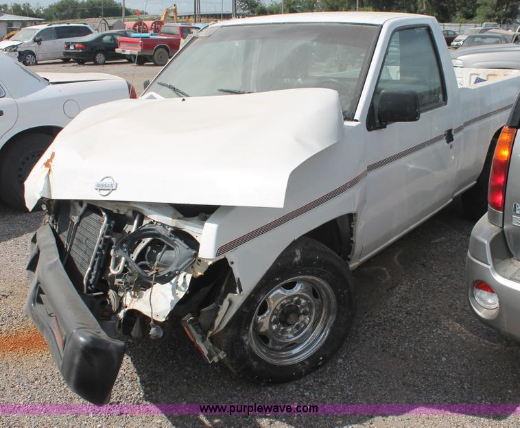 image for item I8106 1993 Nissan Frontier pickup truck
