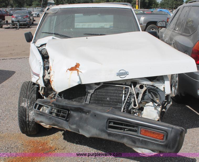 image for item I8106 1993 Nissan Frontier pickup truck